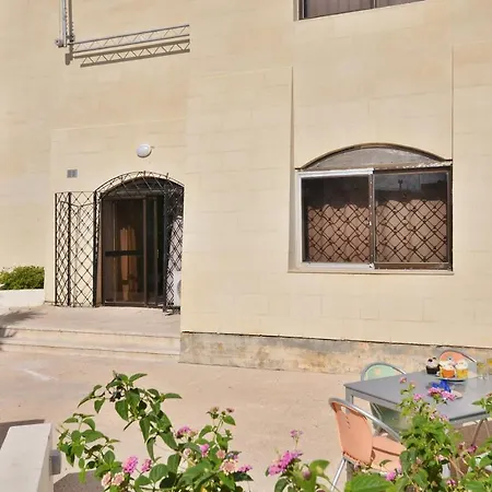 Light And Bright St Julians Central 1 Appartement San Ġiljan